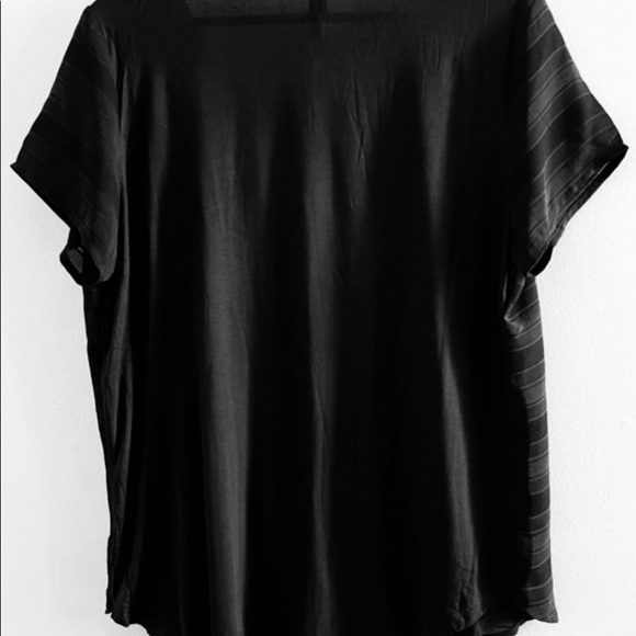 ⭐️4 for $30 🎉 Ann Taylor Factory striped scoop neck blouse in black small s/s - Picture 4 of 4